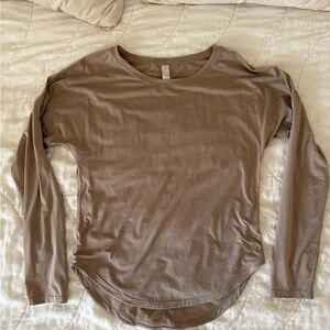 Everyday Scoop Neck Long Sleeve Top in Taupe